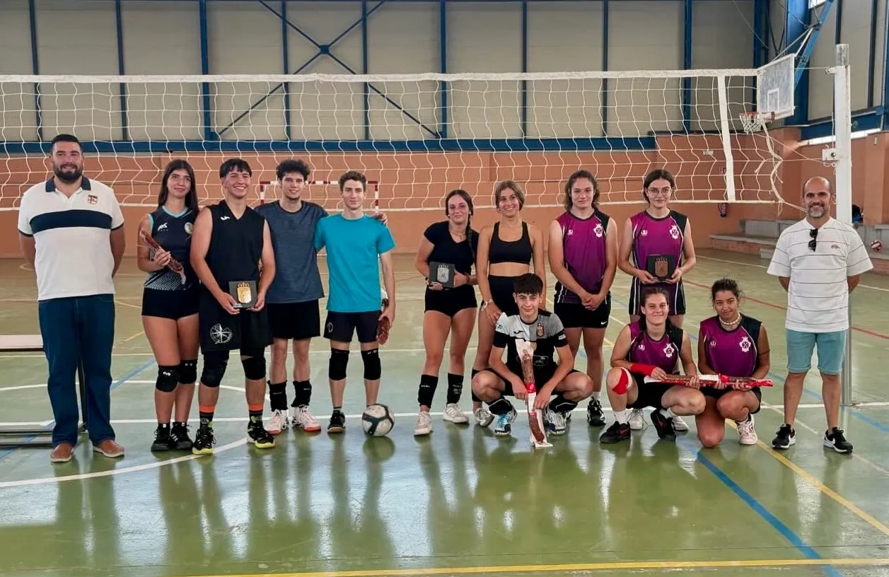 Foto 2 - Buen ambiente y participaci&oacute;n en el III Torneo de Voleibol 3x3 