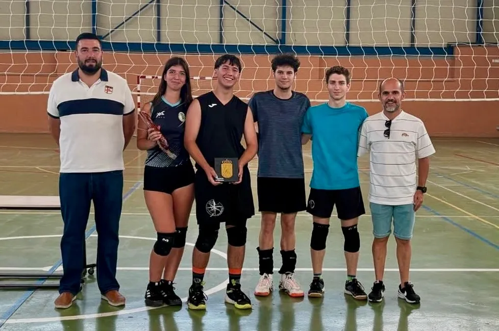 Foto 3 - Buen ambiente y participaci&oacute;n en el III Torneo de Voleibol 3x3 