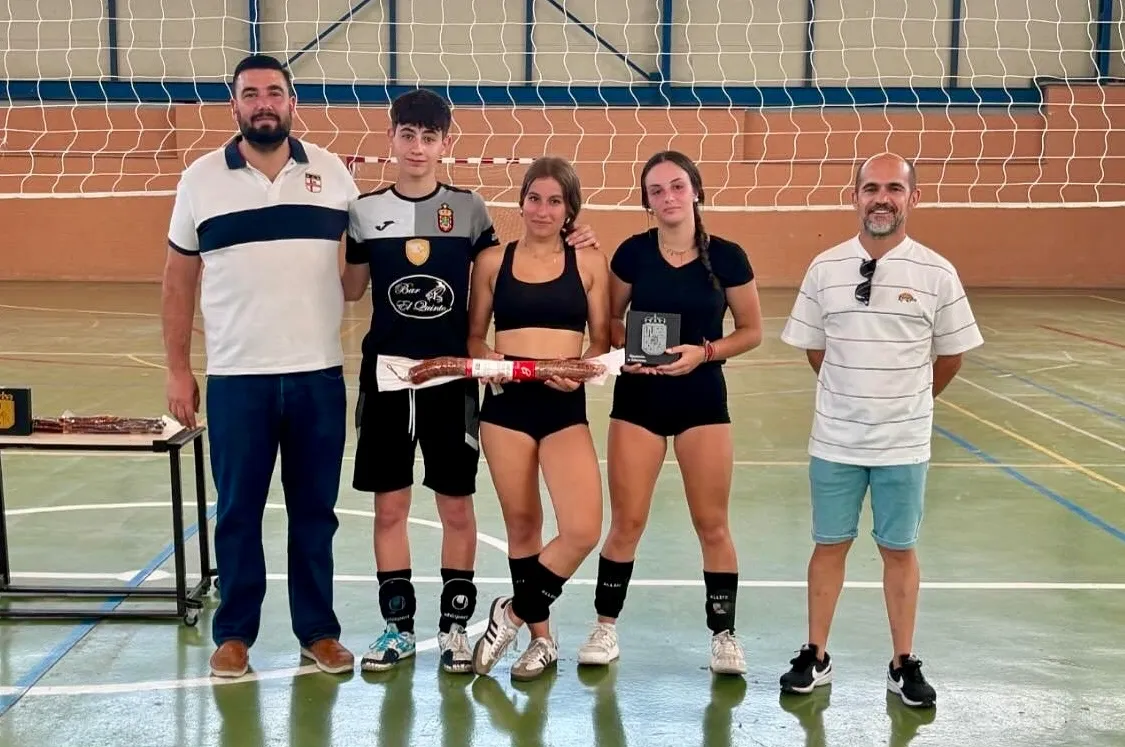 Foto 4 - Buen ambiente y participaci&oacute;n en el III Torneo de Voleibol 3x3 