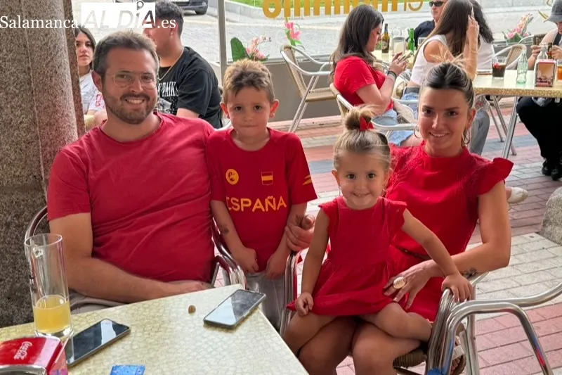 Foto 8 - Espectacular ambiente en las terrazas de Los &Aacute;lamos y El Molinillo para animar a la selecci&oacute;n