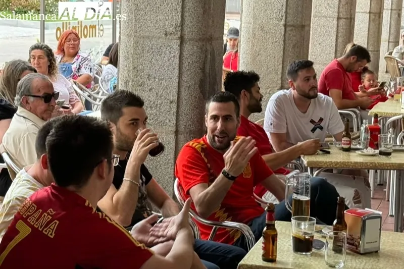 Foto 4 - Espectacular ambiente en las terrazas de Los &Aacute;lamos y El Molinillo para animar a la selecci&oacute;n