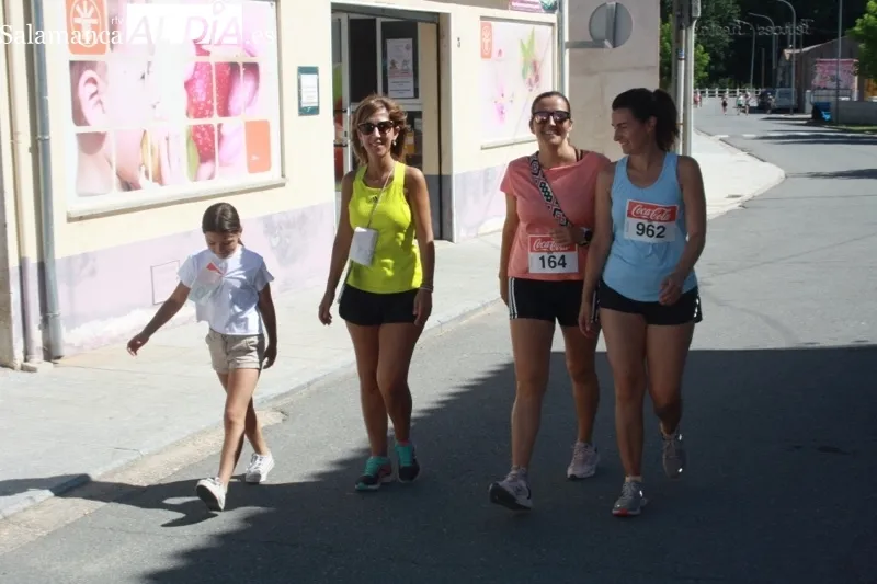 Foto 3 - M&aacute;s de 230 participantes en una ambientada y solidaria VIII Quedada Runner y Ciclista en Santiago de la Puebla, con la que comienzan sus fiestas patronales