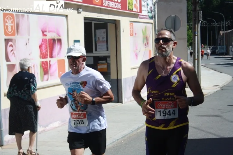 Foto 2 - M&aacute;s de 230 participantes en una ambientada y solidaria VIII Quedada Runner y Ciclista en Santiago de la Puebla, con la que comienzan sus fiestas patronales