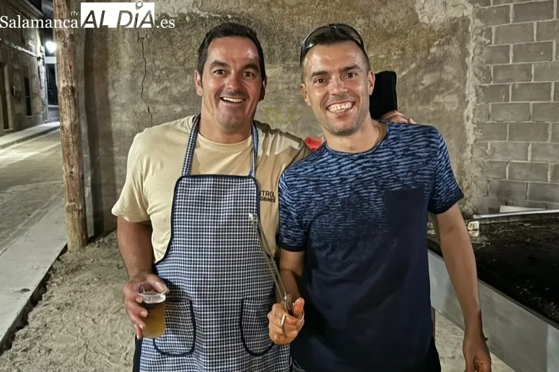 Foto 4 - La parrillada de Santiago de la Puebla se convierte en una multitudinaria fiesta con 400 raciones y un gran ambiente 