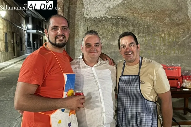 Foto 3 - La parrillada de Santiago de la Puebla se convierte en una multitudinaria fiesta con 400 raciones y un gran ambiente 