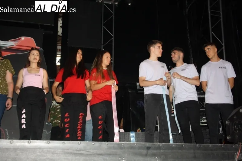 Foto 9 - Emotivos recuerdos y vivencias de las asociaciones protagonizan el Preg&oacute;n de las fiestas patronales en Santiago de la Puebla