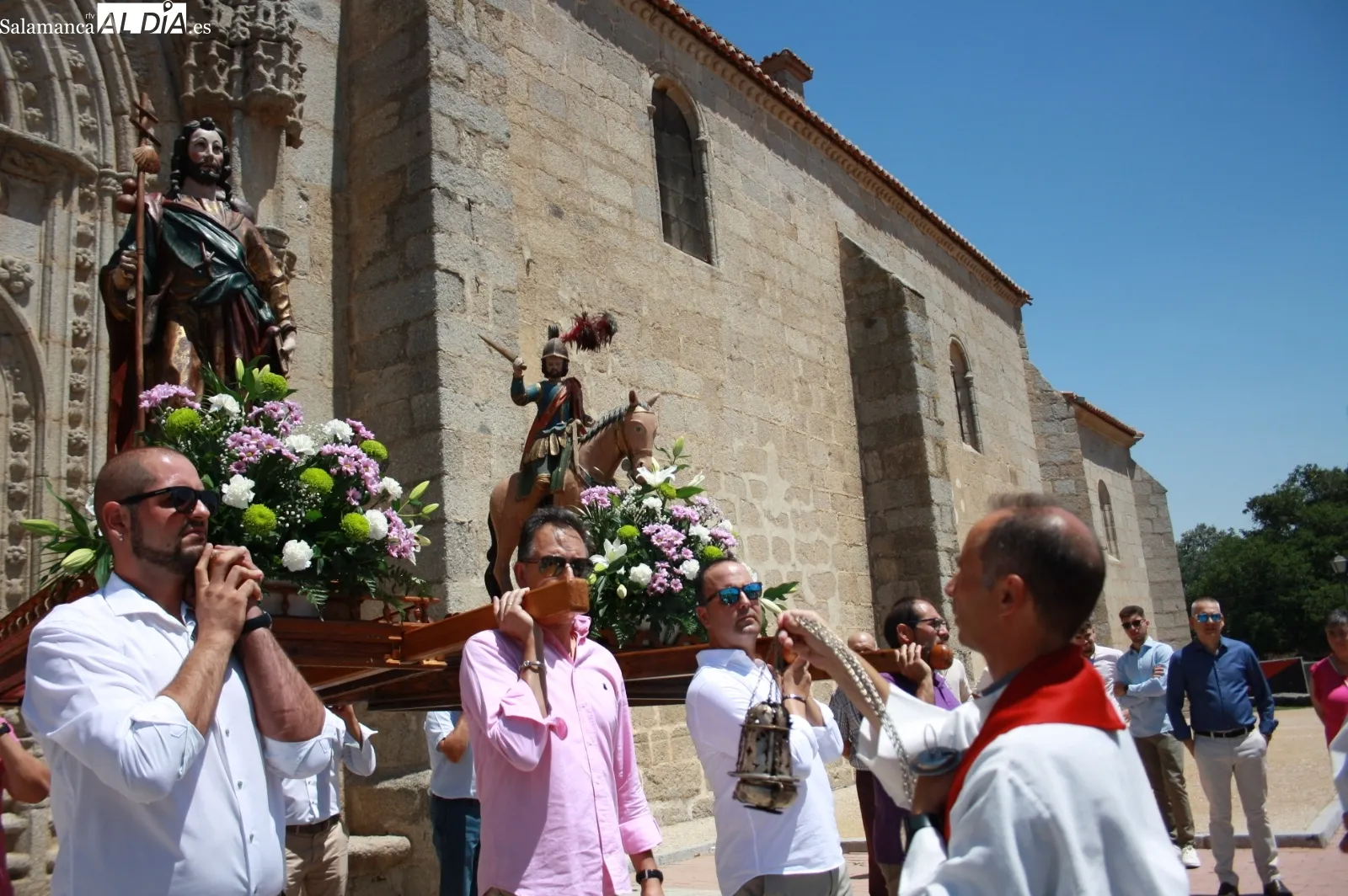Foto 4 - Multitudinario acompa&ntilde;amiento de los santiagueses al Apostol en el d&iacute;a grande de sus fiestas patronales