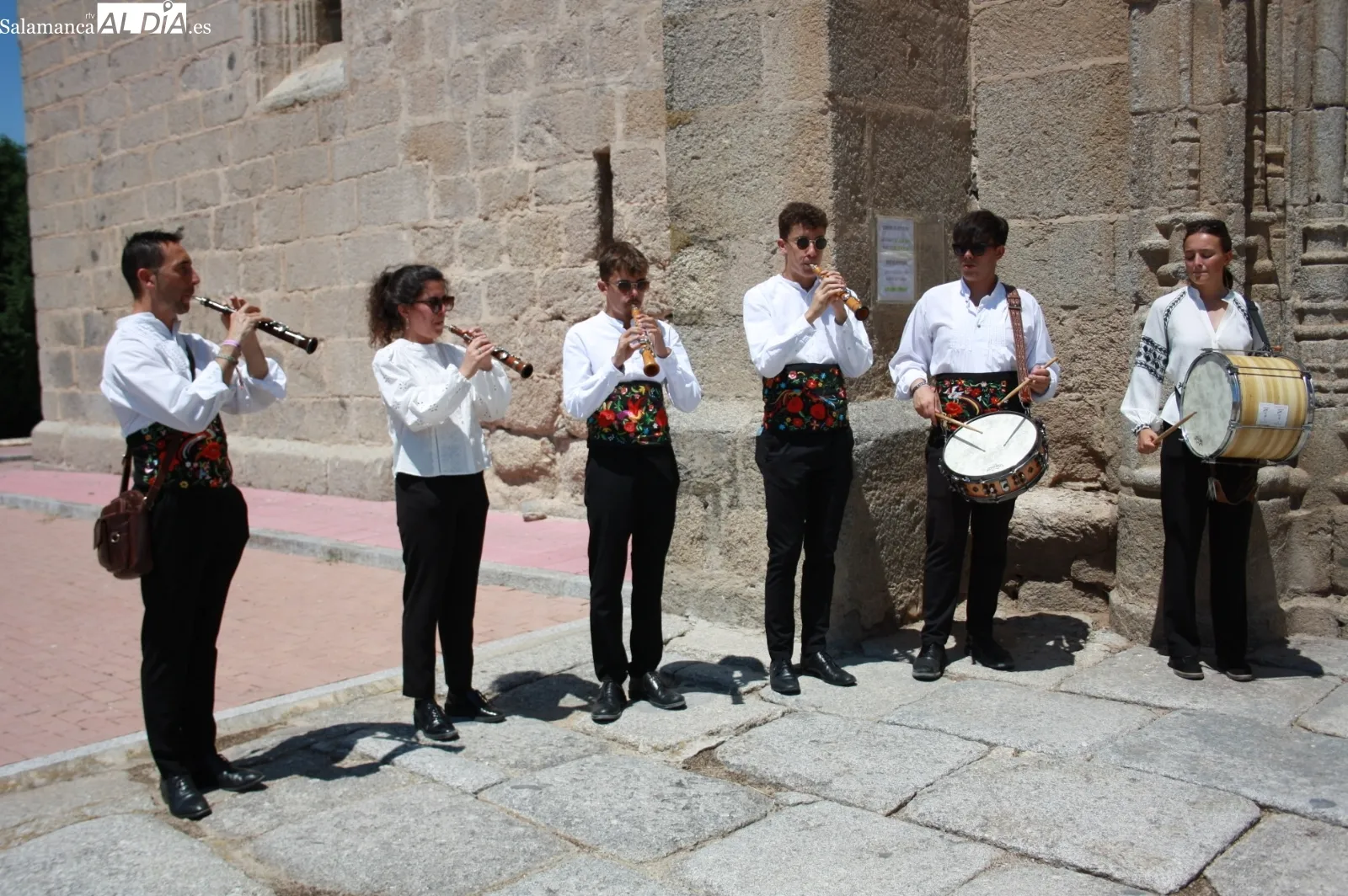Foto 7 - Multitudinario acompa&ntilde;amiento de los santiagueses al Apostol en el d&iacute;a grande de sus fiestas patronales
