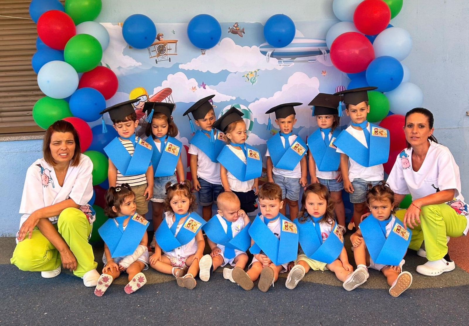 Una divertida fiesta de graduación finaliza el curso en la escuela infantil Garabato de Villoria