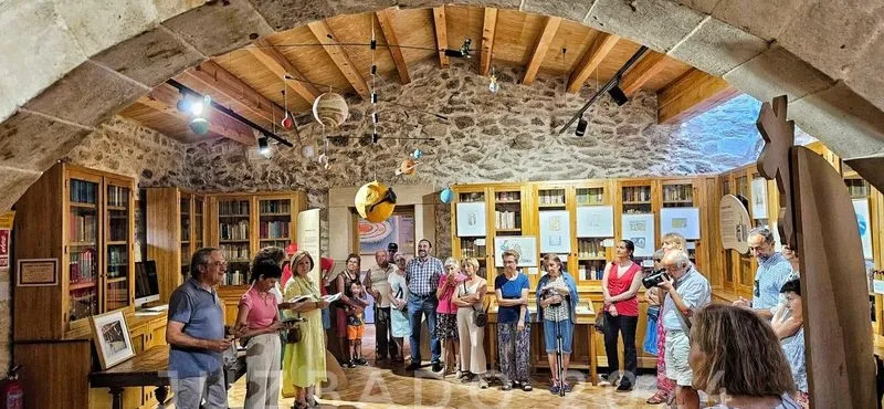 El Centro Botánico del Ayuntamiento de Juzbado acogió la inauguración de la exposición ‘Ilustrando la ciencia. Krahn: dibujos para reflexionar’