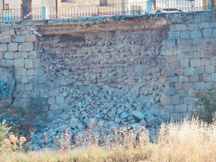 Imágenes del último derrumbe de la muralla de Ledesma, declarada Conjunto Histórico