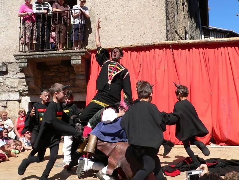 Representación de la Loa de la Asunción de Nuestra Señora. Fotos: Junta de Castilla y León.