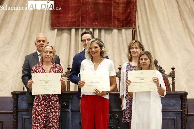 Entrega de los premios por las mejores calificaciones de la EBAU en la Universidad de Salamanca. Foto de David Sañudo