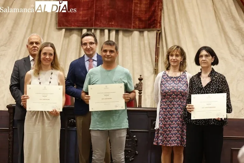 Entrega de los premios por las mejores calificaciones de la EBAU en la Universidad de Salamanca. Foto de David Sañudo