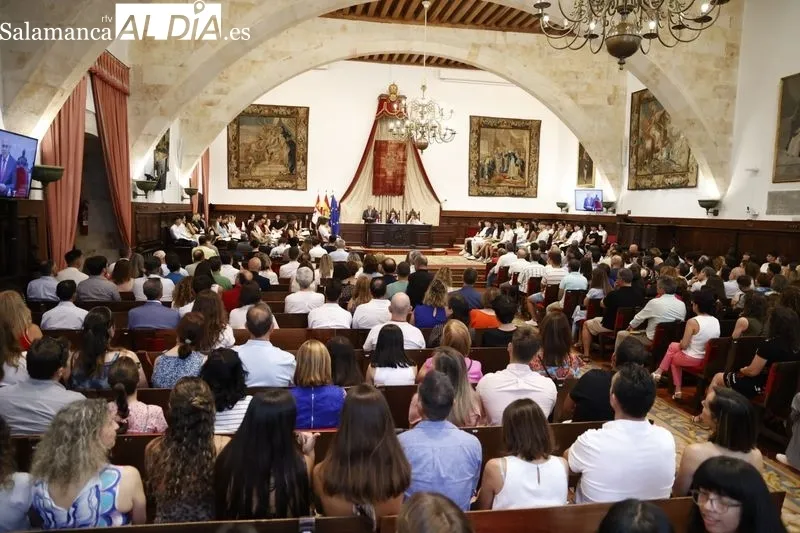 Entrega de los premios por las mejores calificaciones de la EBAU en la Universidad de Salamanca. Foto de David Sañudo
