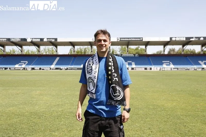 Presentación de Eudald Vergés como jugador de Unionistas. Foto de David Sañudo