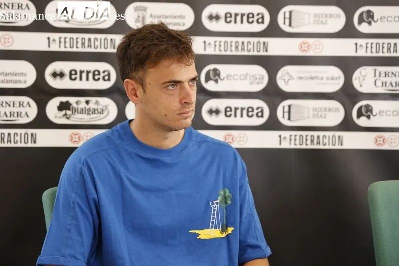 Presentación de Eudald Vergés como jugador de Unionistas. Foto de David Sañudo