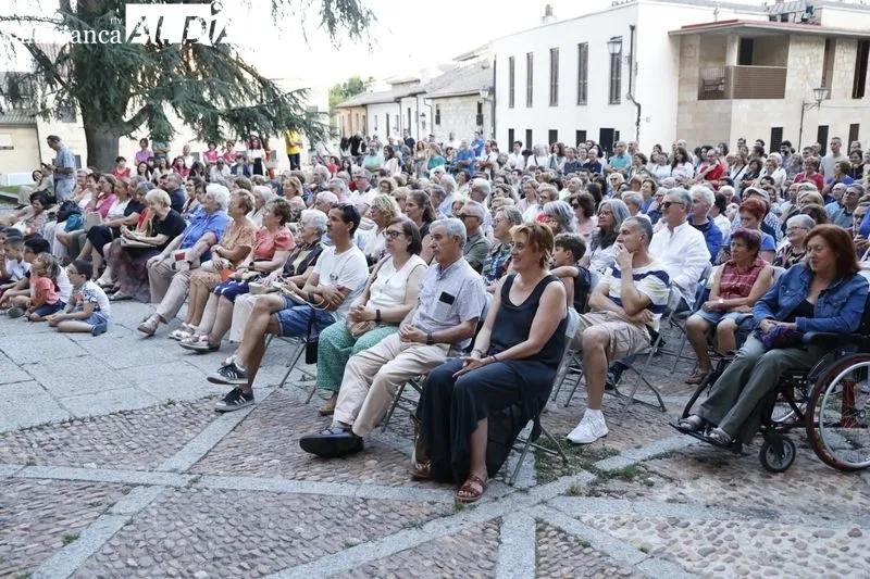 Salamanca Expreso, obra de Intrussión Teatro en el Patio Chico. Fotos: David Sañudo.
