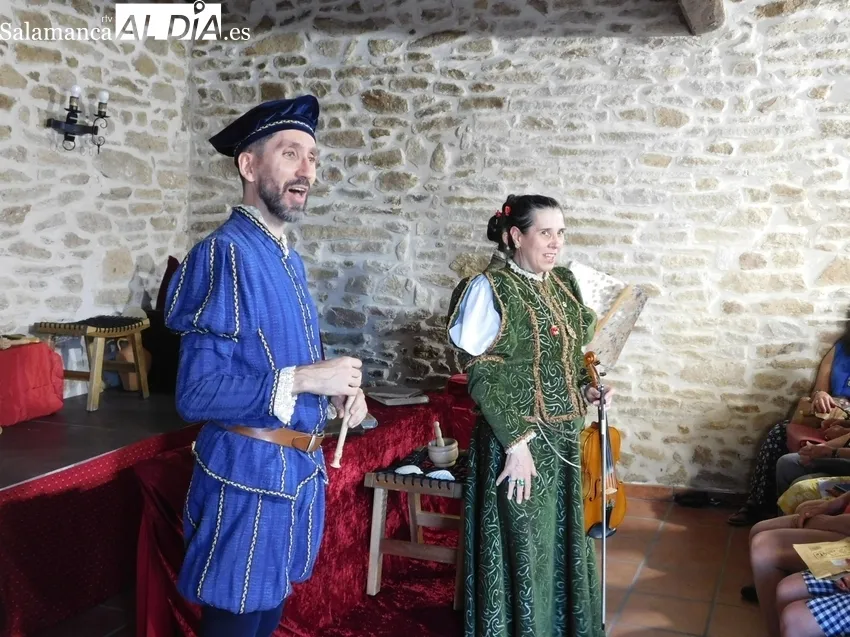 Representación de la obra 'Buscando a Nebrija' en Villar de Peralonso  