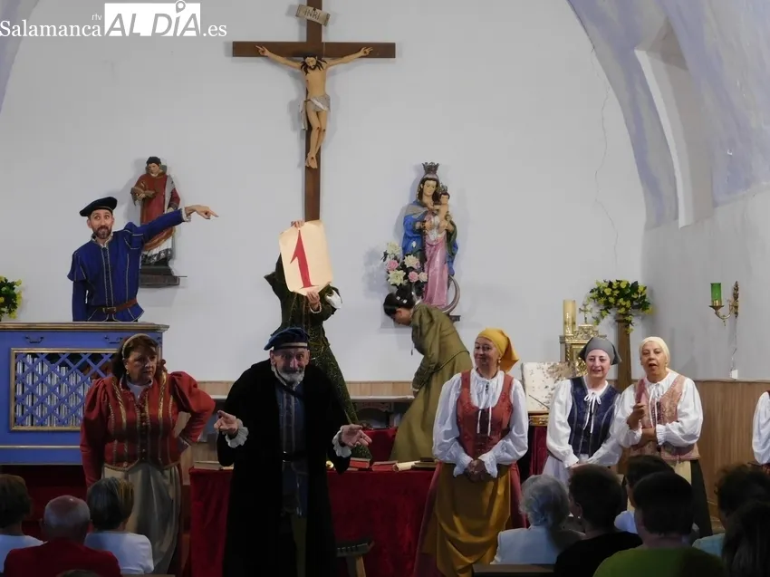 Representación de la obra 'Buscando a Nebrija' en Villaseco de los Gamitos 