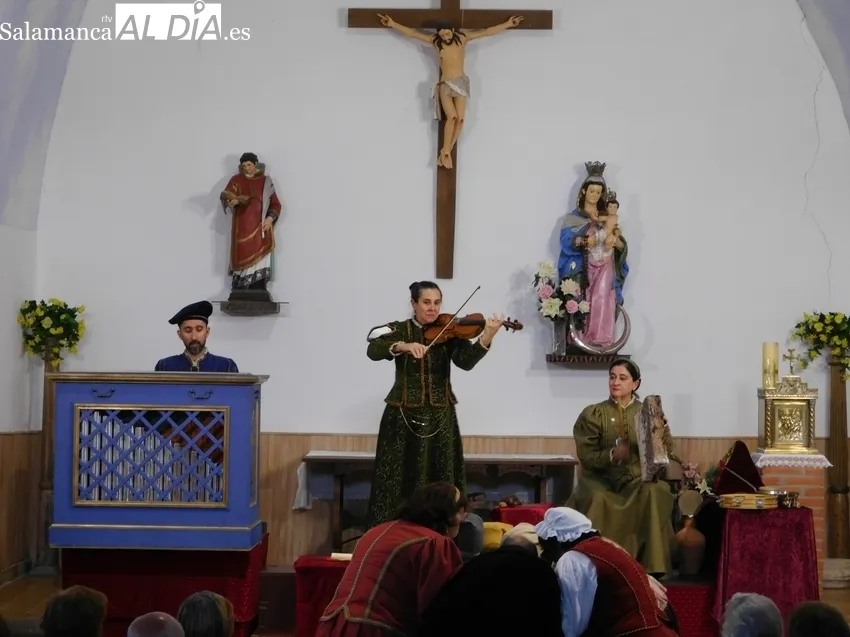Representación de la obra 'Buscando a Nebrija' en Villaseco de los Gamitos 