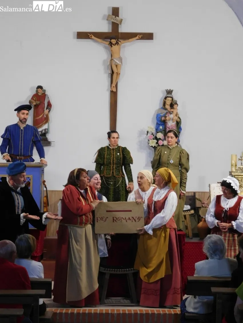 Representación de la obra 'Buscando a Nebrija' en Villaseco de los Gamitos 