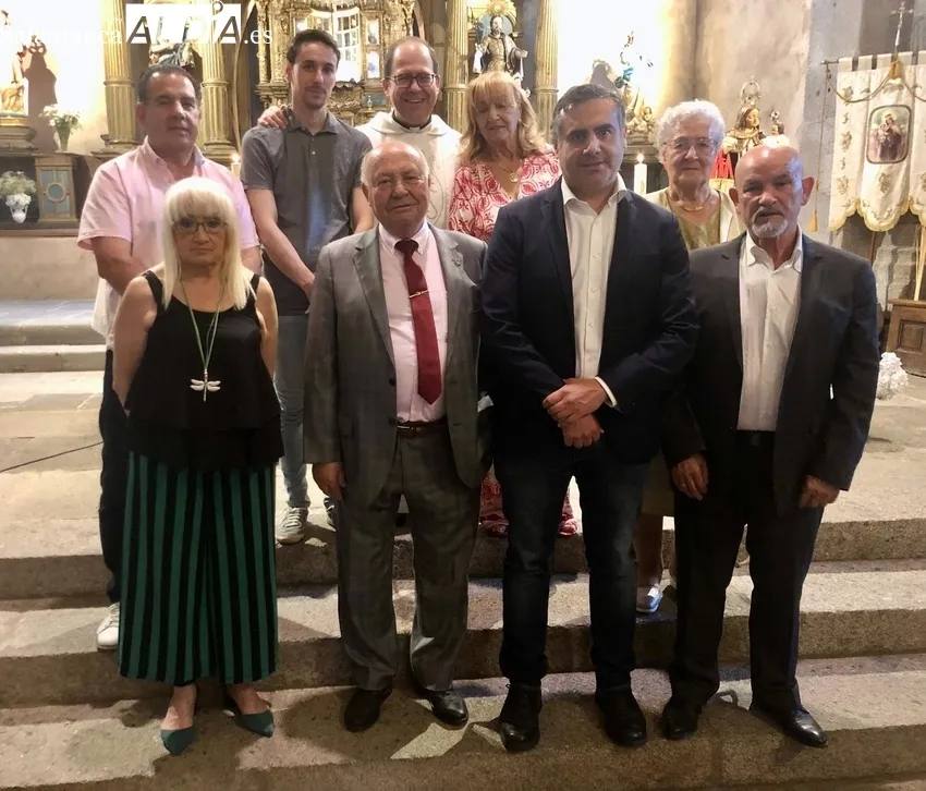 Jornada de convivencia y entrega de placas a los matrimonios de oro en la Sierra