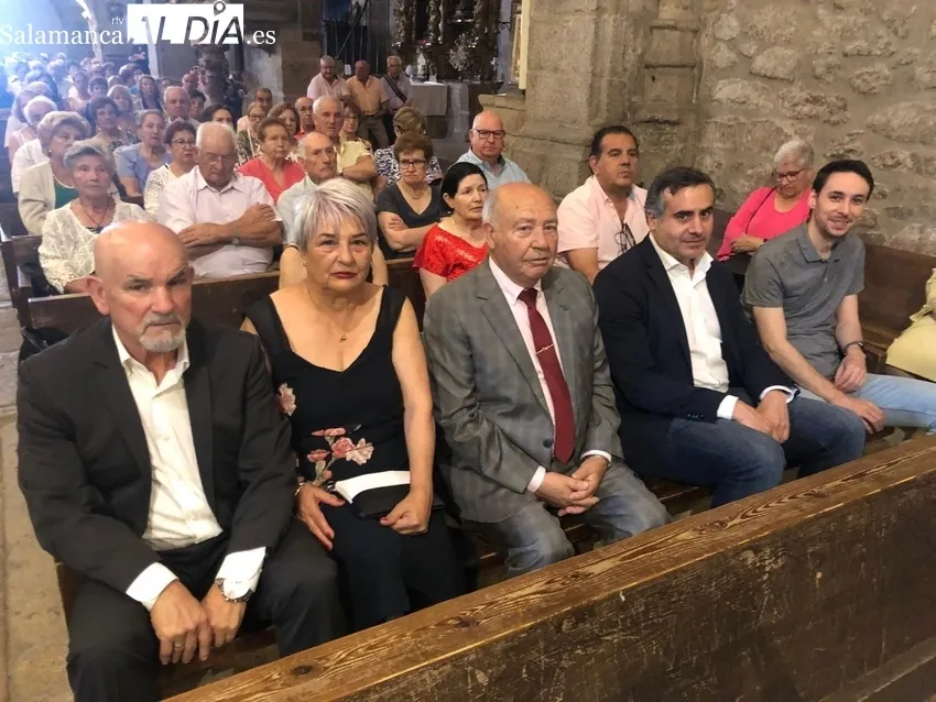 Jornada de convivencia y entrega de placas a los matrimonios de oro en la Sierra