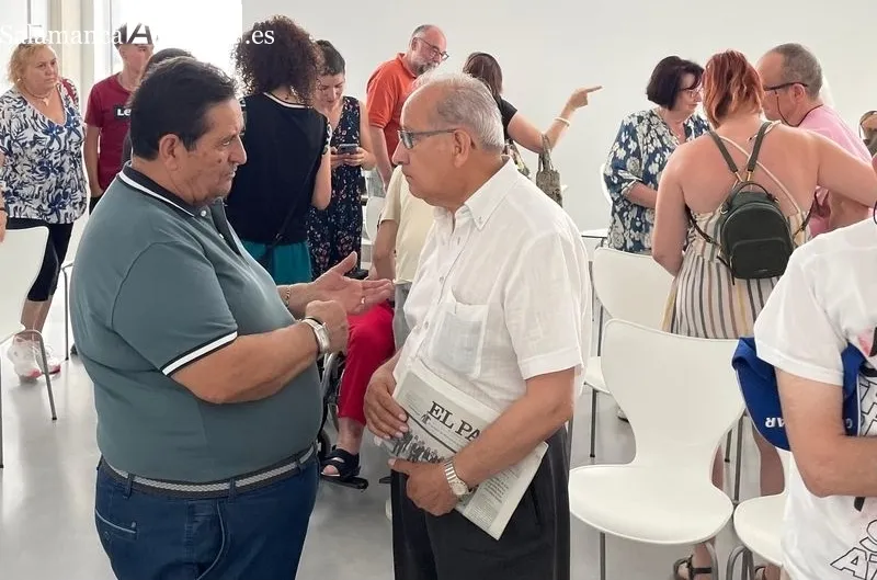 Presentación del podcast 'Canas al viento' en el Centro Julián Sánchez El Charro. Foto de Miguel González