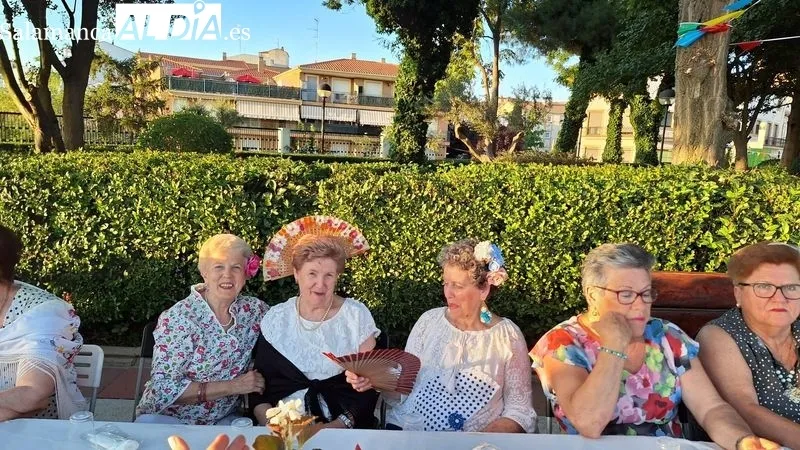 Foto 17 - La asociaci&oacute;n de mujeres de Alba de Tormes celebra el verano