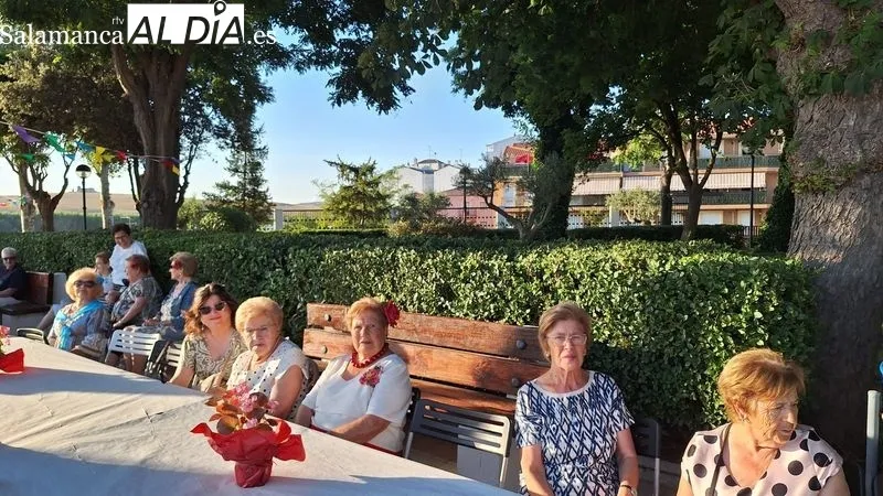 Foto 8 - La asociaci&oacute;n de mujeres de Alba de Tormes celebra el verano