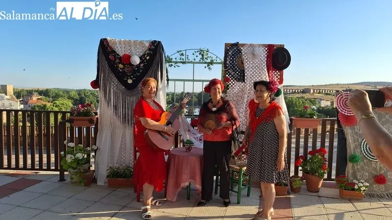 Foto 6 - La asociaci&oacute;n de mujeres de Alba de Tormes celebra el verano