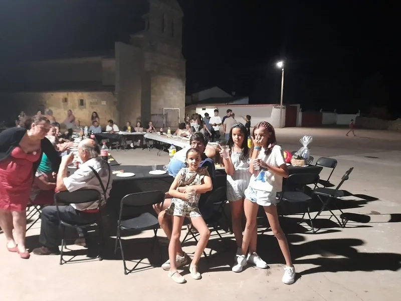 Tarde teatro y merienda en Campo de Ledesma