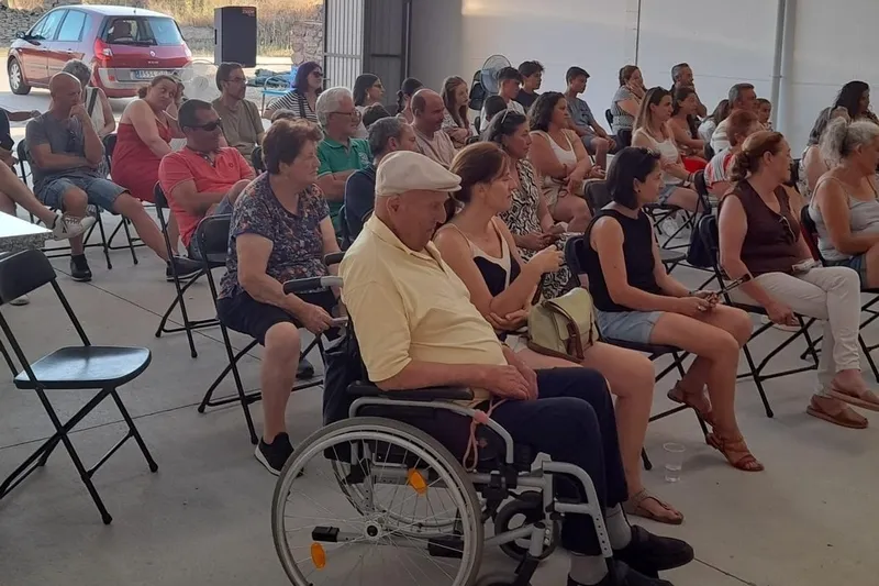 Tarde teatro y merienda en Campo de Ledesma
