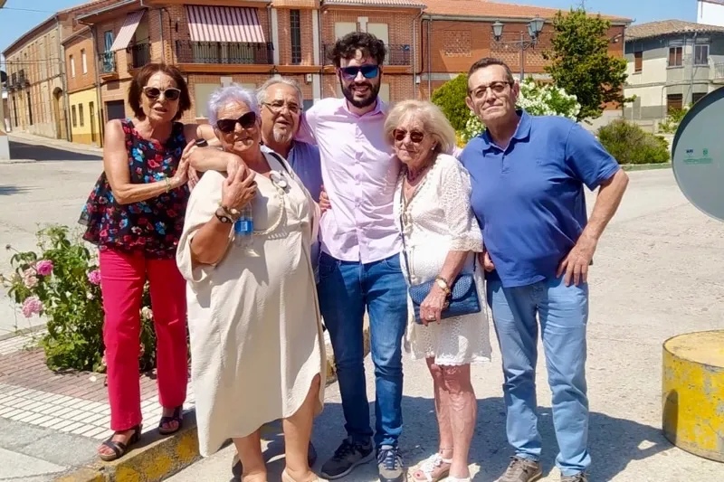 Foto 2 - Gran participaci&oacute;n y ambiente en la fiesta de la Asociaci&oacute;n de Mayores Torres Villarroel de Macotera