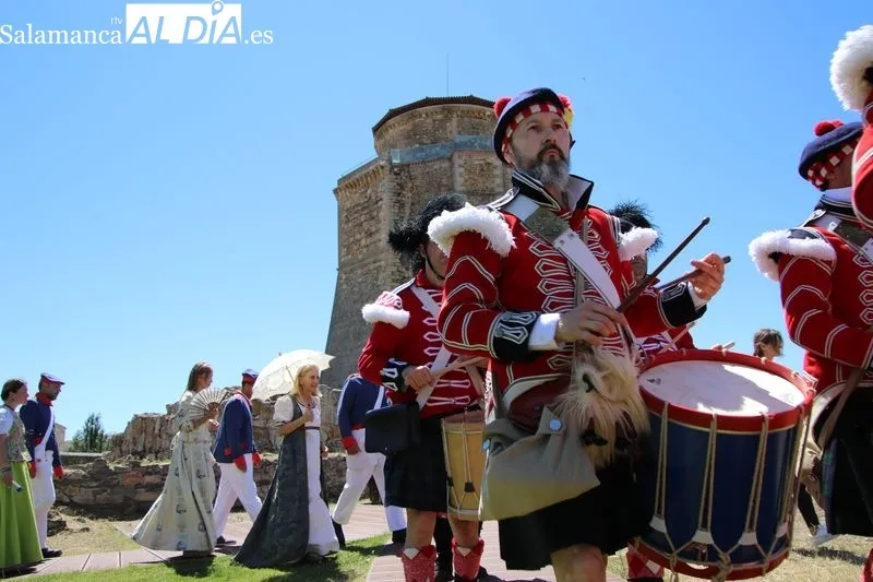 Foto 10 - Alba de Tormes conmemora con un desfile la Batalla de Arapiles