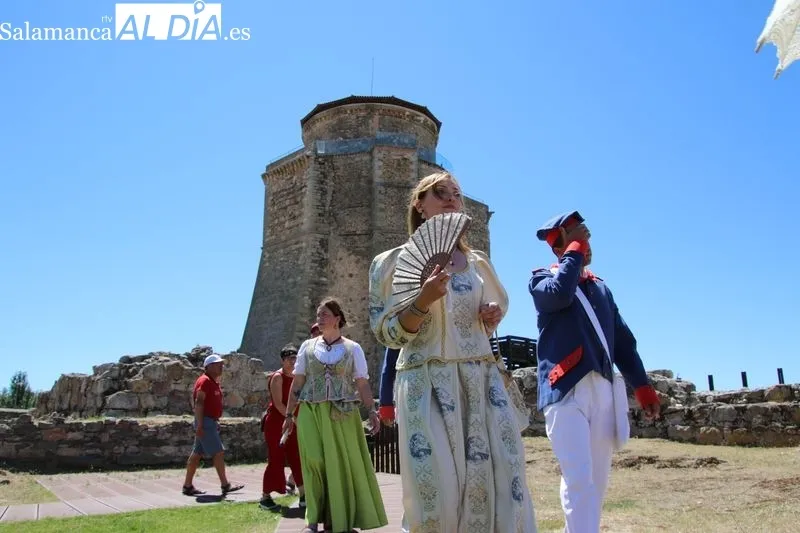Foto 8 - Alba de Tormes conmemora con un desfile la Batalla de Arapiles