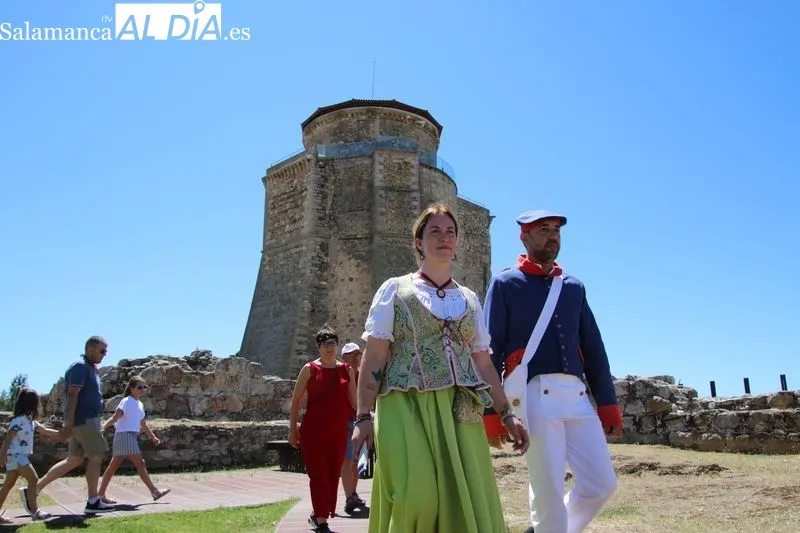 Foto 7 - Alba de Tormes conmemora con un desfile la Batalla de Arapiles