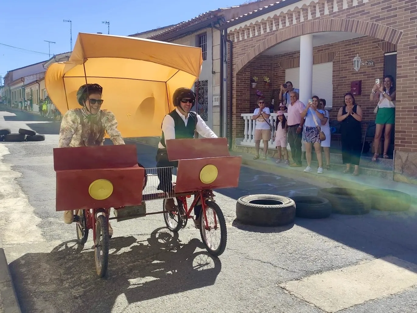 Foto 10 - La Carrera de Autos Locos se estrena con gran &eacute;xito y diversi&oacute;n en las fiestas de Santiago de la Puebla