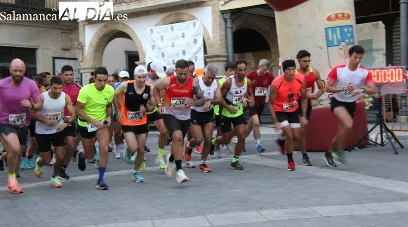 Foto 18 - Alberto Herrera y Esther Cruz ganan la Carrera Nocturna de Alba de Tormes