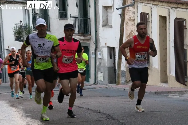 Foto 17 - Alberto Herrera y Esther Cruz ganan la Carrera Nocturna de Alba de Tormes