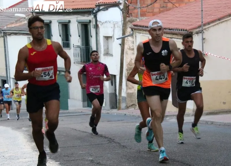 Foto 16 - Alberto Herrera y Esther Cruz ganan la Carrera Nocturna de Alba de Tormes