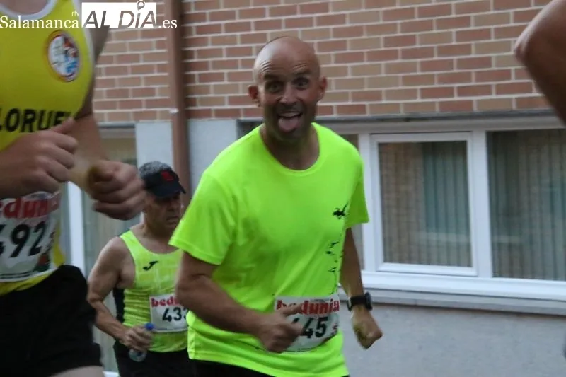Foto 10 - Alberto Herrera y Esther Cruz ganan la Carrera Nocturna de Alba de Tormes