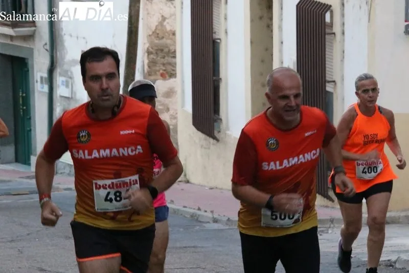 Foto 5 - Alberto Herrera y Esther Cruz ganan la Carrera Nocturna de Alba de Tormes