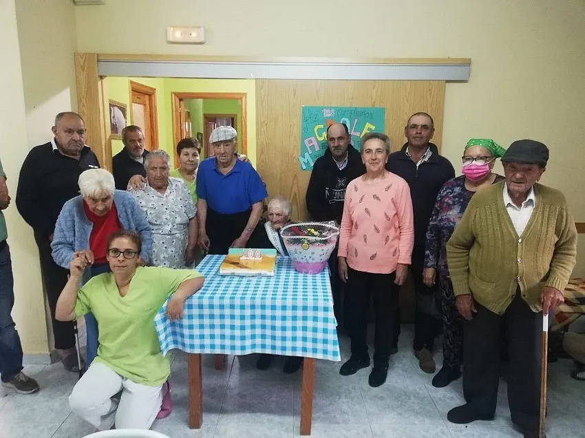 Foto 4 - Magdalena Rubio celebra su centenario en compa&ntilde;&iacute;a de su familia