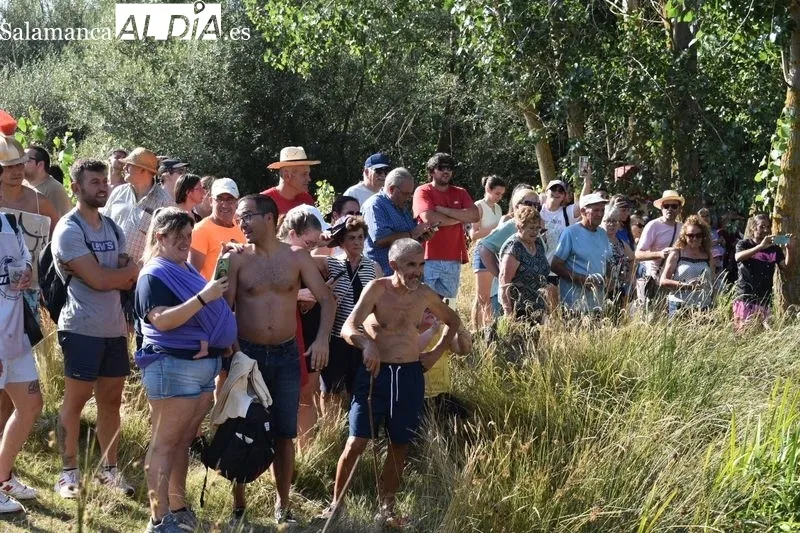 Foto 7 - Encinas de Arriba derrocha imaginaci&oacute;n y destreza en el descenso del Tormes con barcas