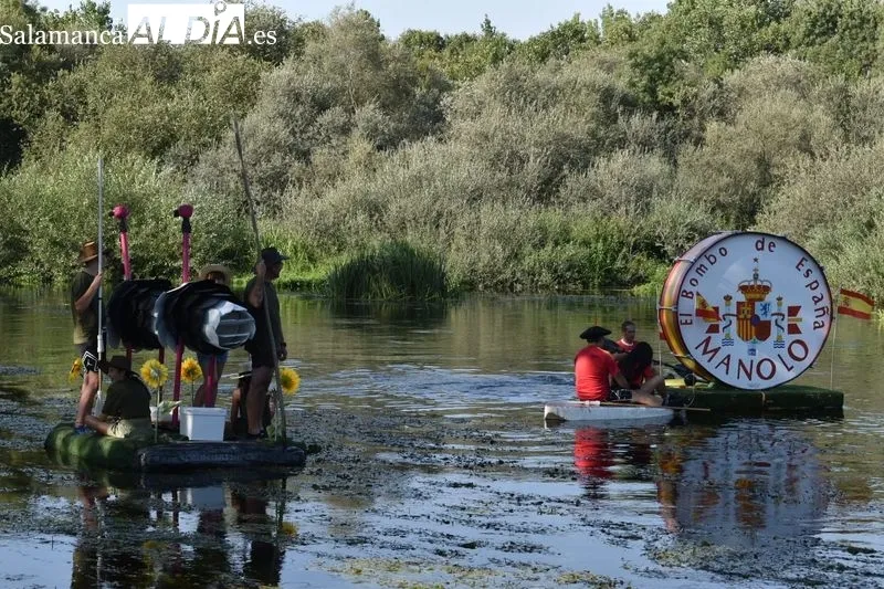 Foto 4 - Encinas de Arriba derrocha imaginaci&oacute;n y destreza en el descenso del Tormes con barcas