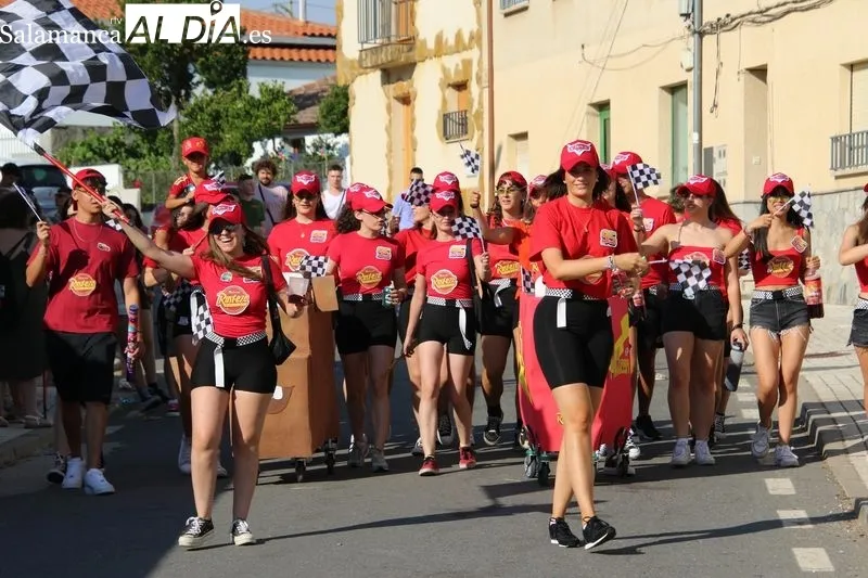 Foto 7 - Colorido, musical y deslumbrante fin de fiestas en Galinduste