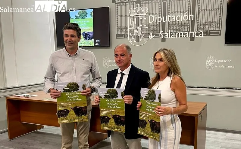 El diputado de turismo, Juan Carlos Zaballos, ha sido el encargado de presentar cada una de las experiencias turísticas