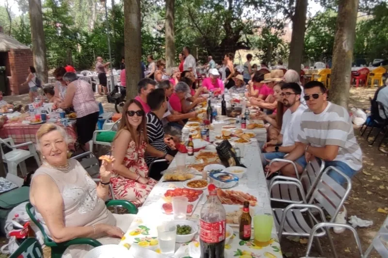 Foto 7 - Mil raciones de paella y no poca diversi&oacute;n para decir adi&oacute;s a las fiestas patronales en Santiago de la Puebla